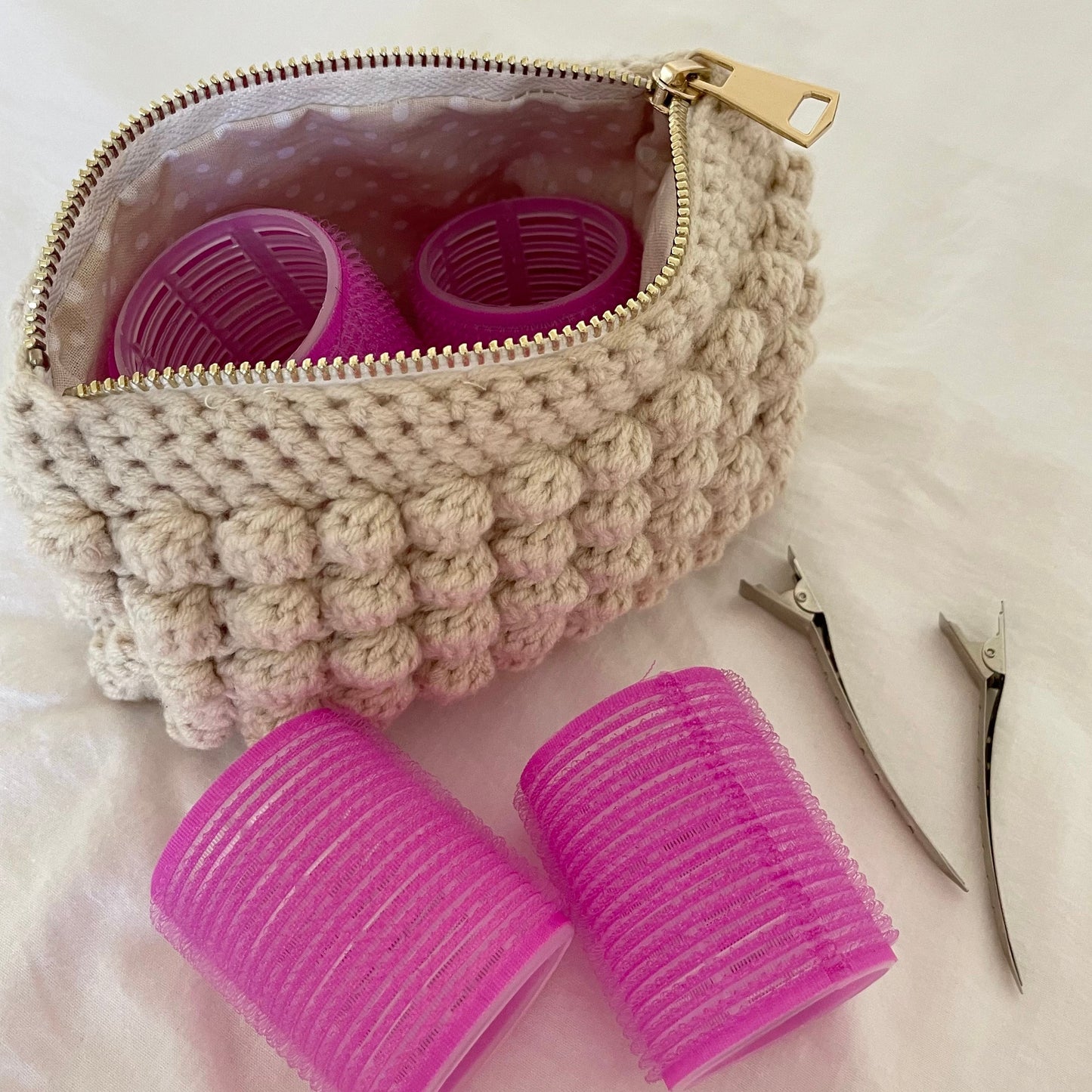 Bobble pouch in beige