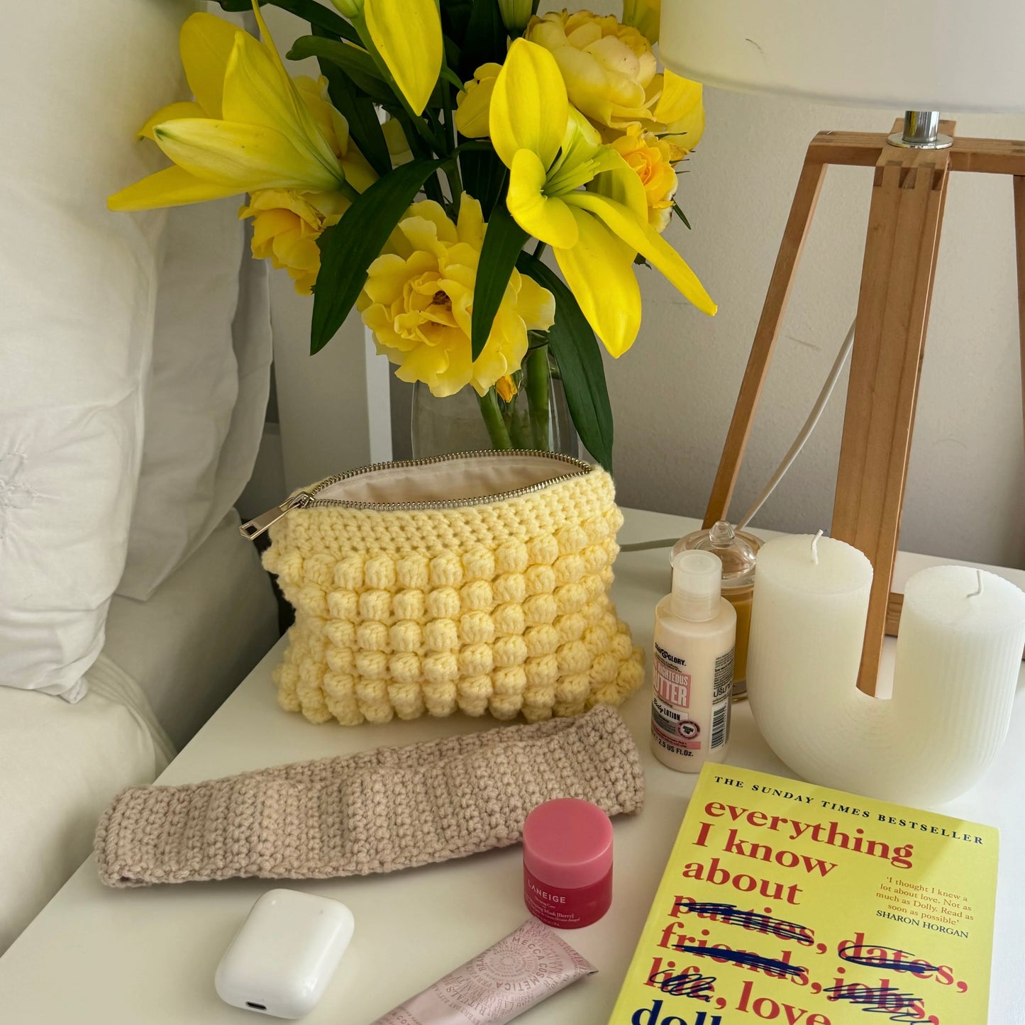 Bobble pouch in yellow