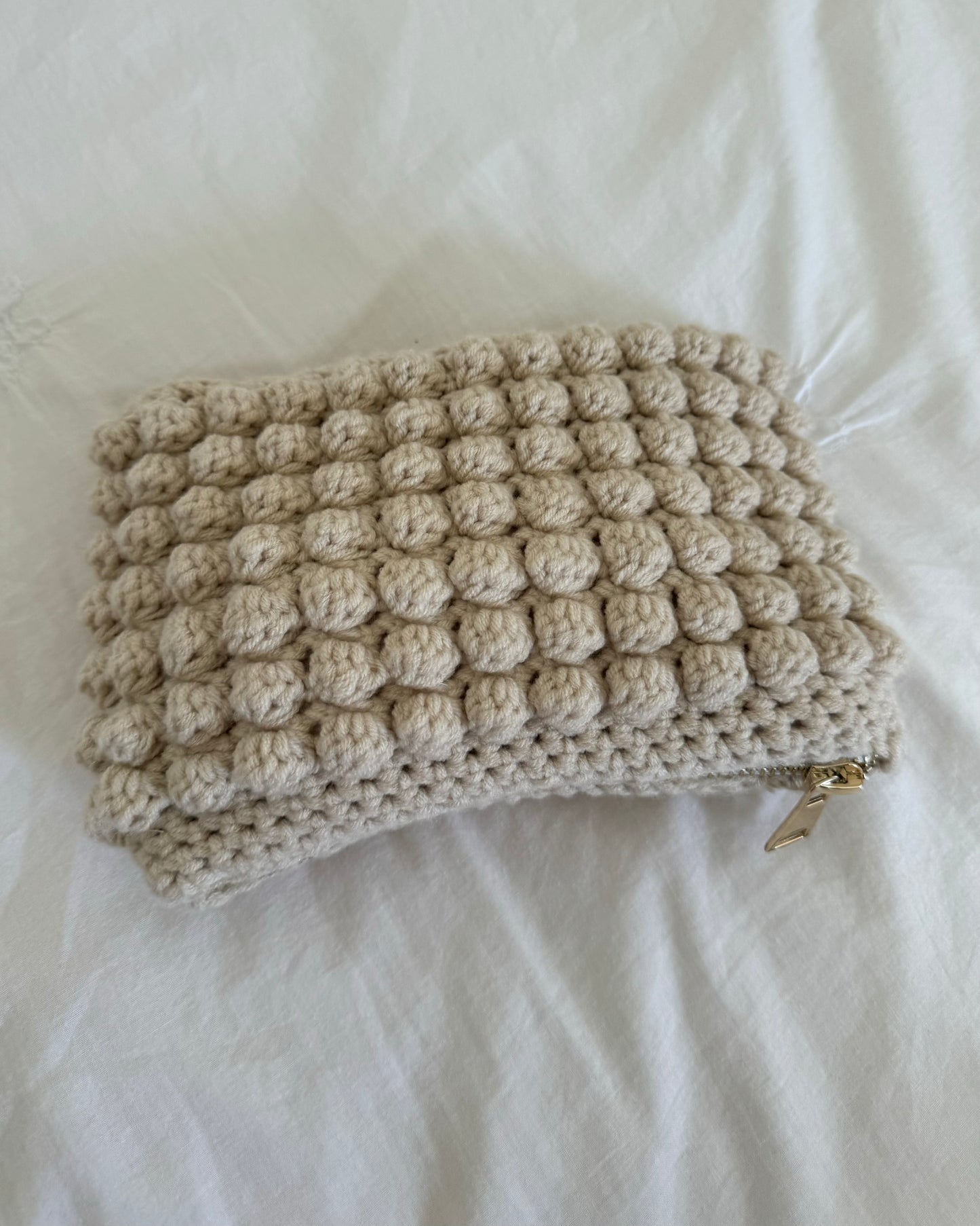 Bobble pouch in beige