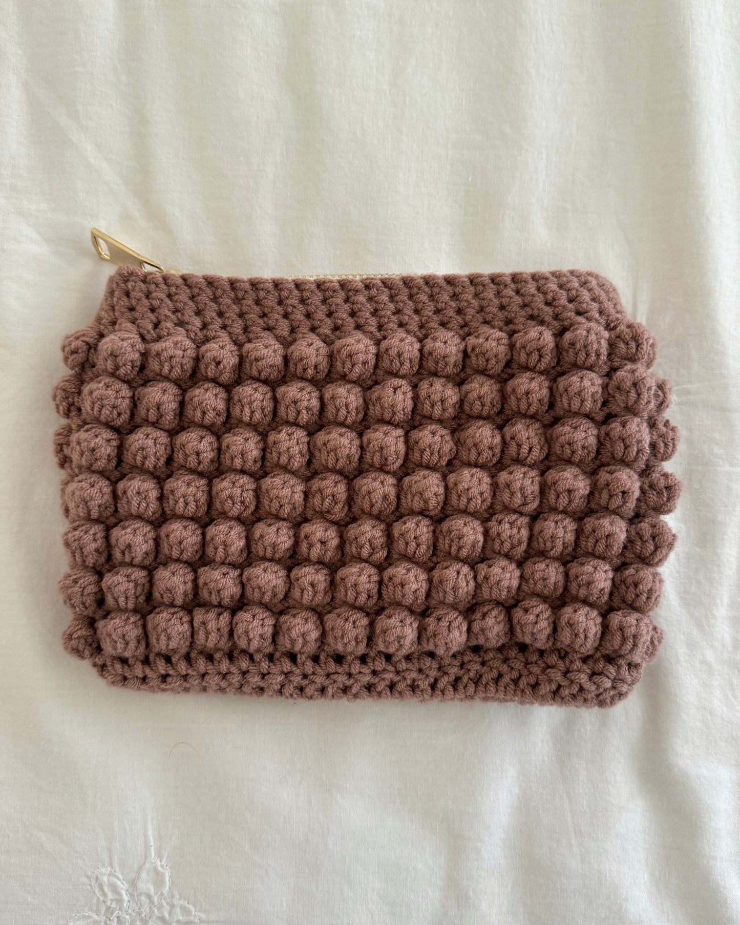 Bobble pouch in chocolate