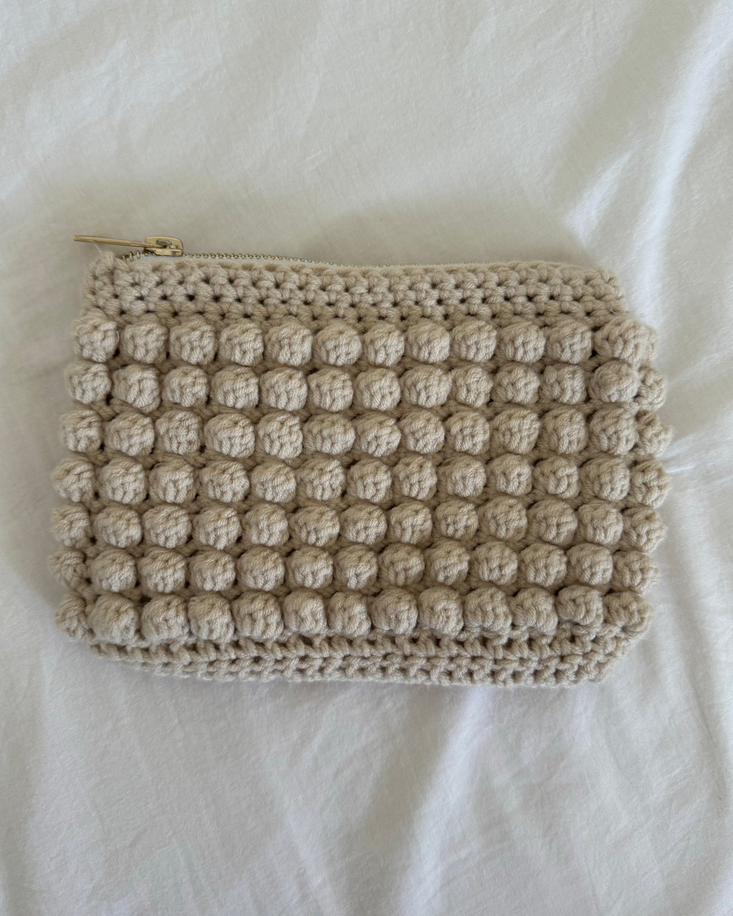 Bobble pouch in beige