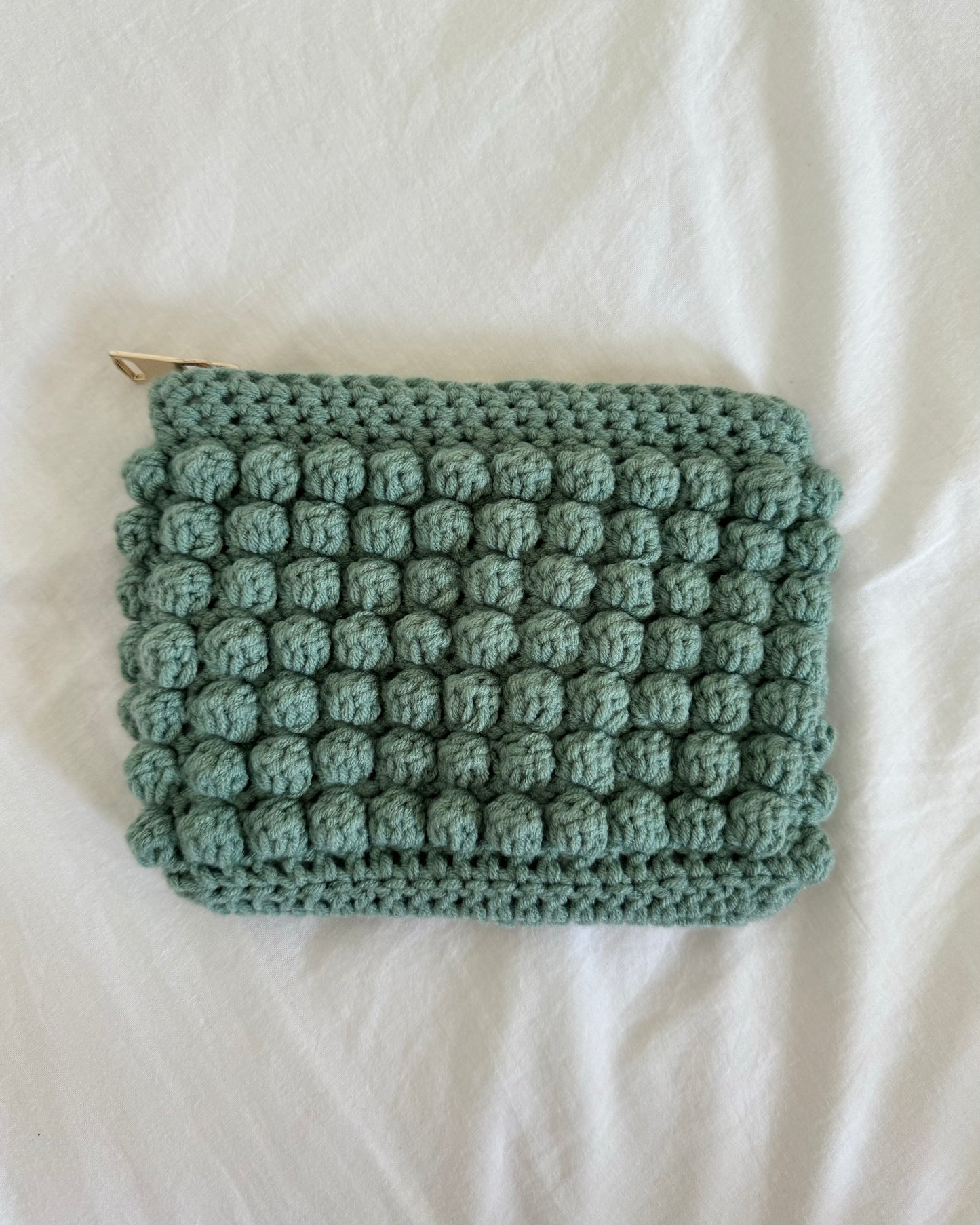 Bobble pouch in green