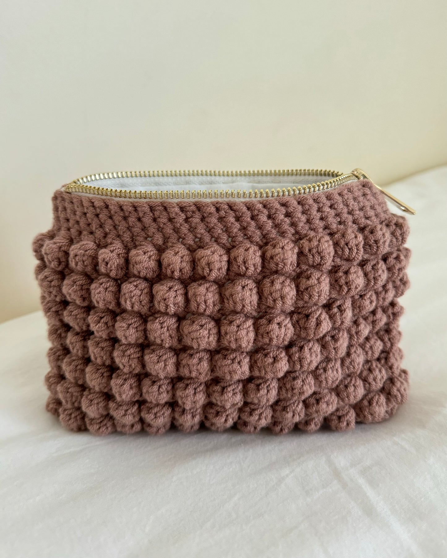 Bobble pouch in chocolate