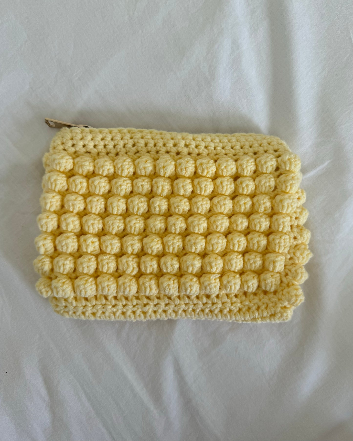 Bobble pouch in yellow