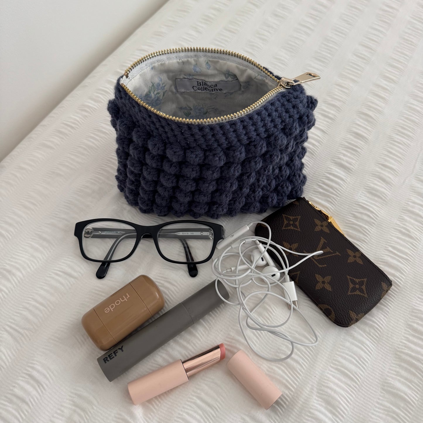 Bobble pouch in midnight blue