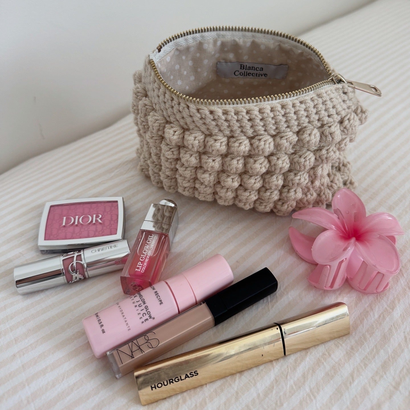 Bobble pouch in beige