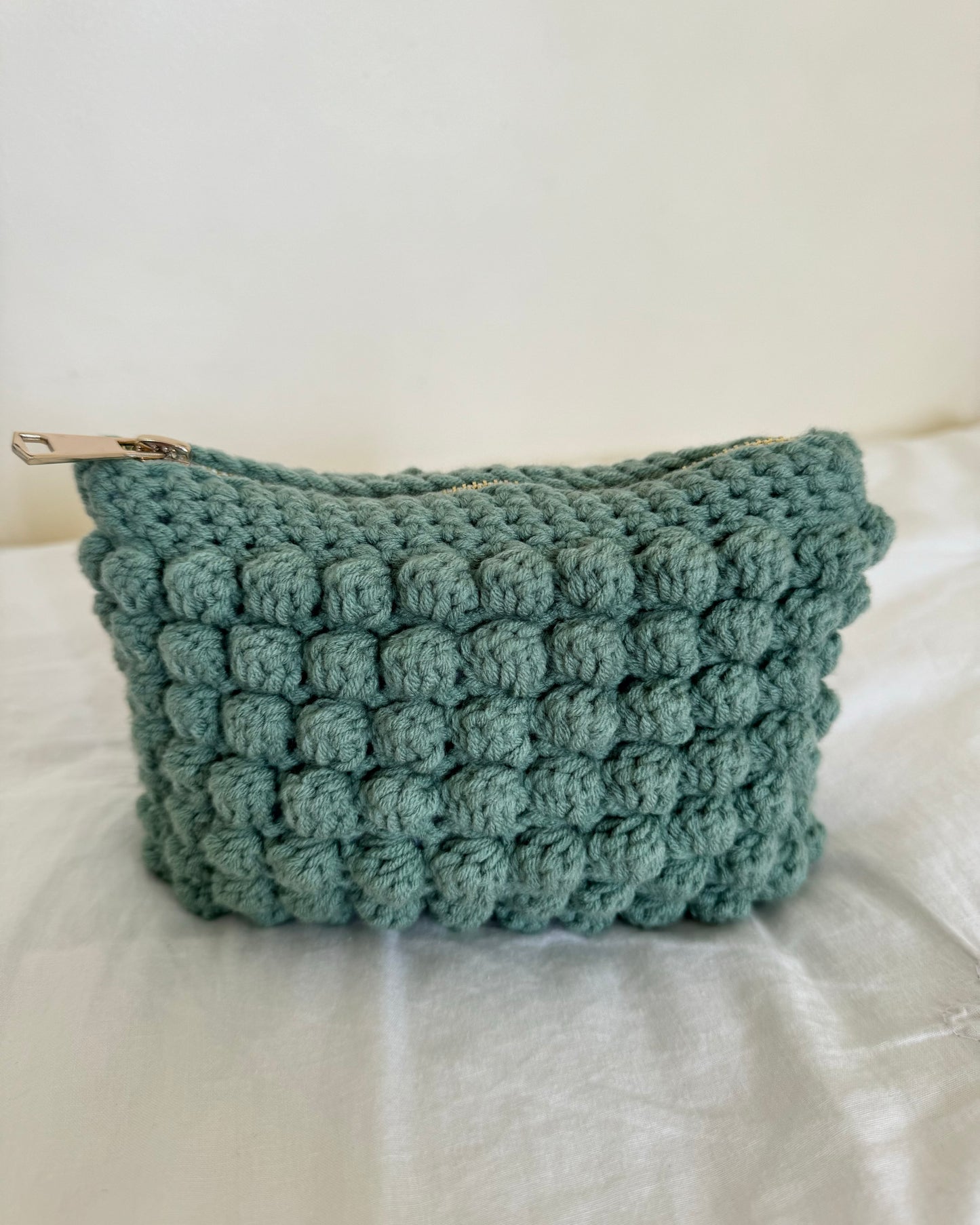 Bobble pouch in green