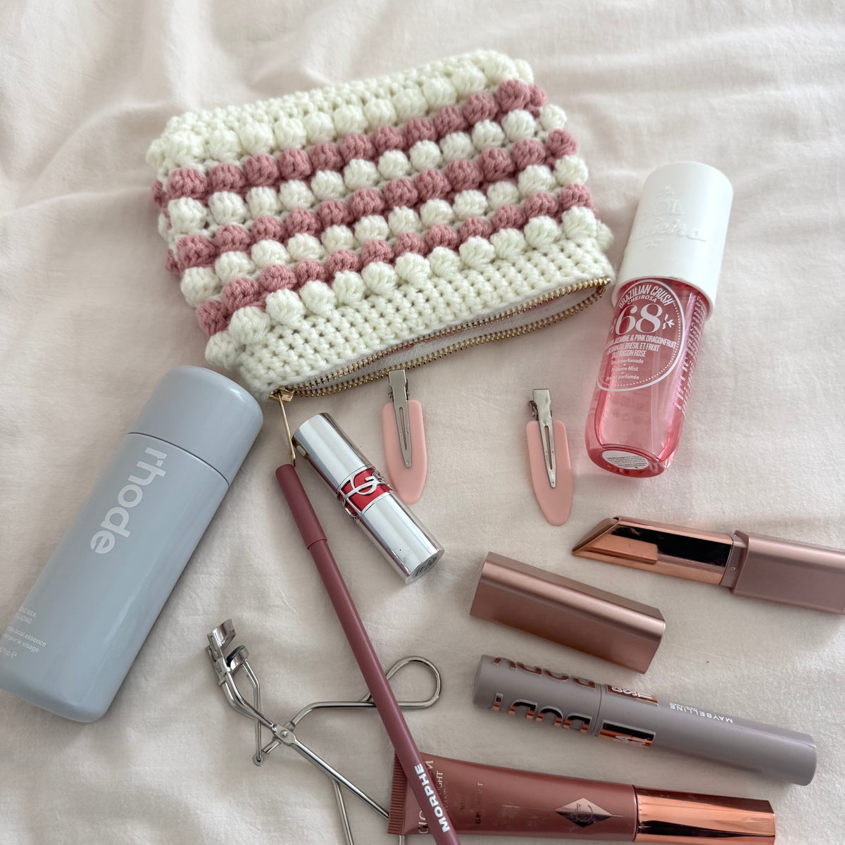 Bobble pouch in white/pink